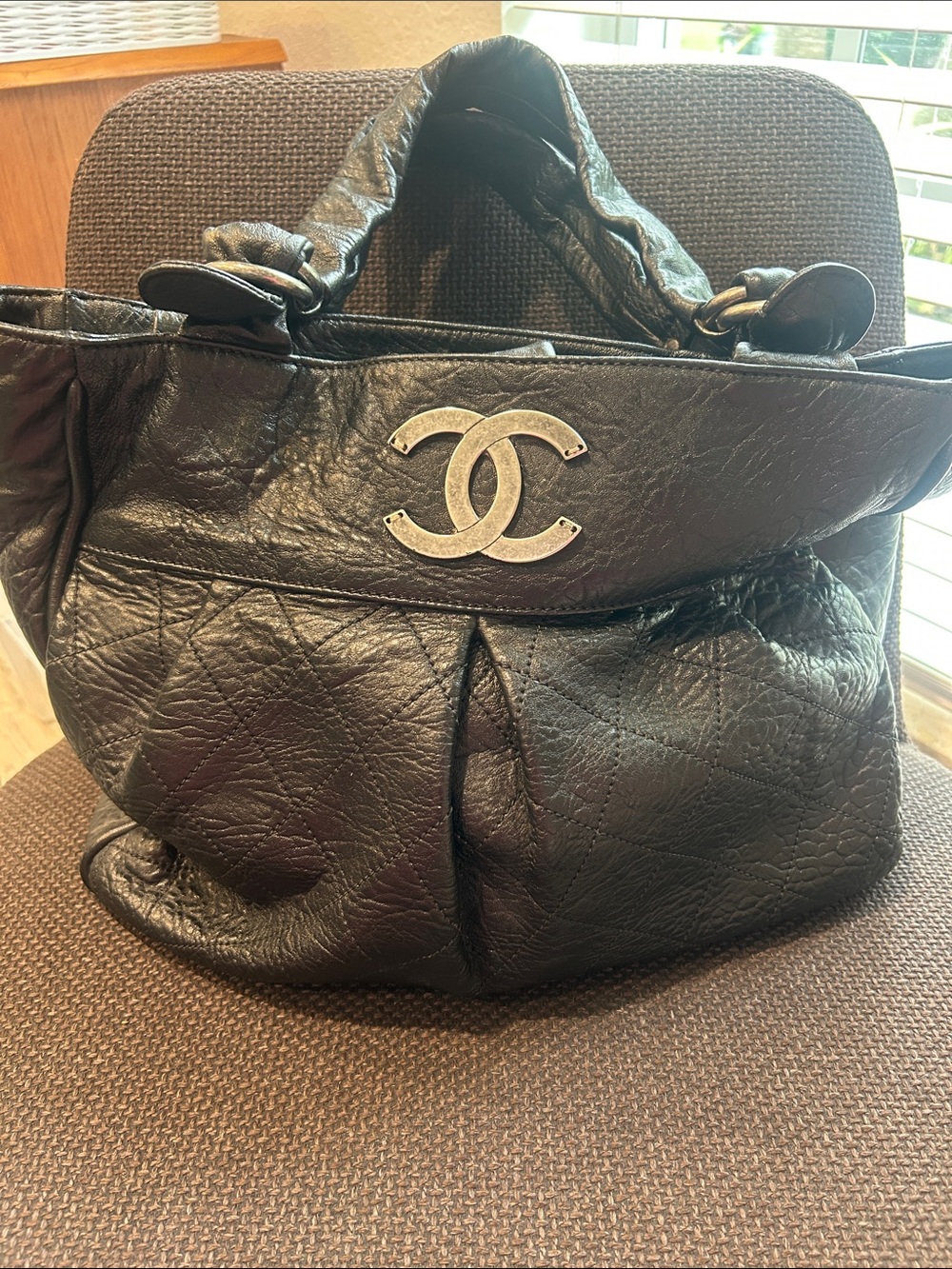 CHANEL LE MARAIS. Black Quilted Leather wShoulder Bag with Silver CC Emblem